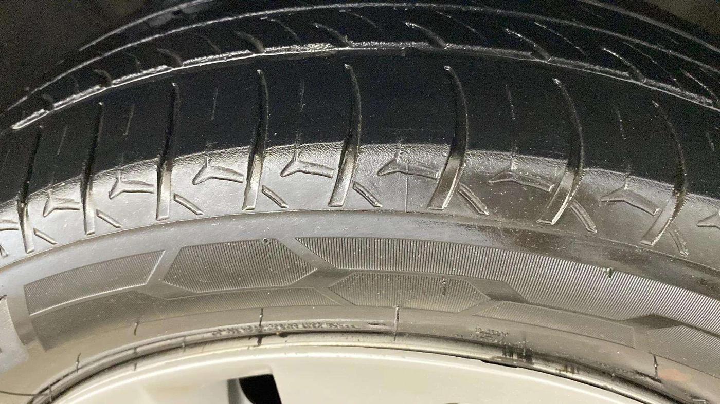 2021 Maruti IGNIS SIGMA 1.2, CNG, Manual, 86,795 km, Right Front Tyre Tread