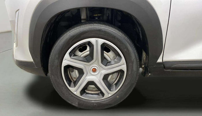 2022 Nissan MAGNITE XE, Petrol, Manual, 41,019 km, Left front tyre - Minor crack