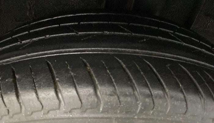 2022 Nissan MAGNITE XE, Petrol, Manual, 41,019 km, Left Rear Tyre Tread