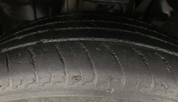 2022 Nissan MAGNITE XE, Petrol, Manual, 41,019 km, Left Front Tyre Tread