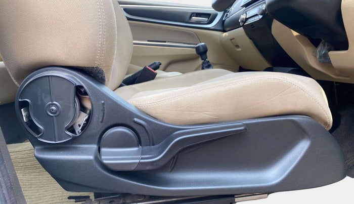 2023 Honda Amaze 1.2L I-VTEC VX, Petrol, Manual, 28,057 km, Driver Side Adjustment Panel