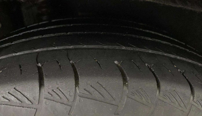 2022 Hyundai ALCAZAR 2.0 SIGNATURE (O) AT 6STR, Petrol, Automatic, 74,783 km, Right Rear Tyre Tread