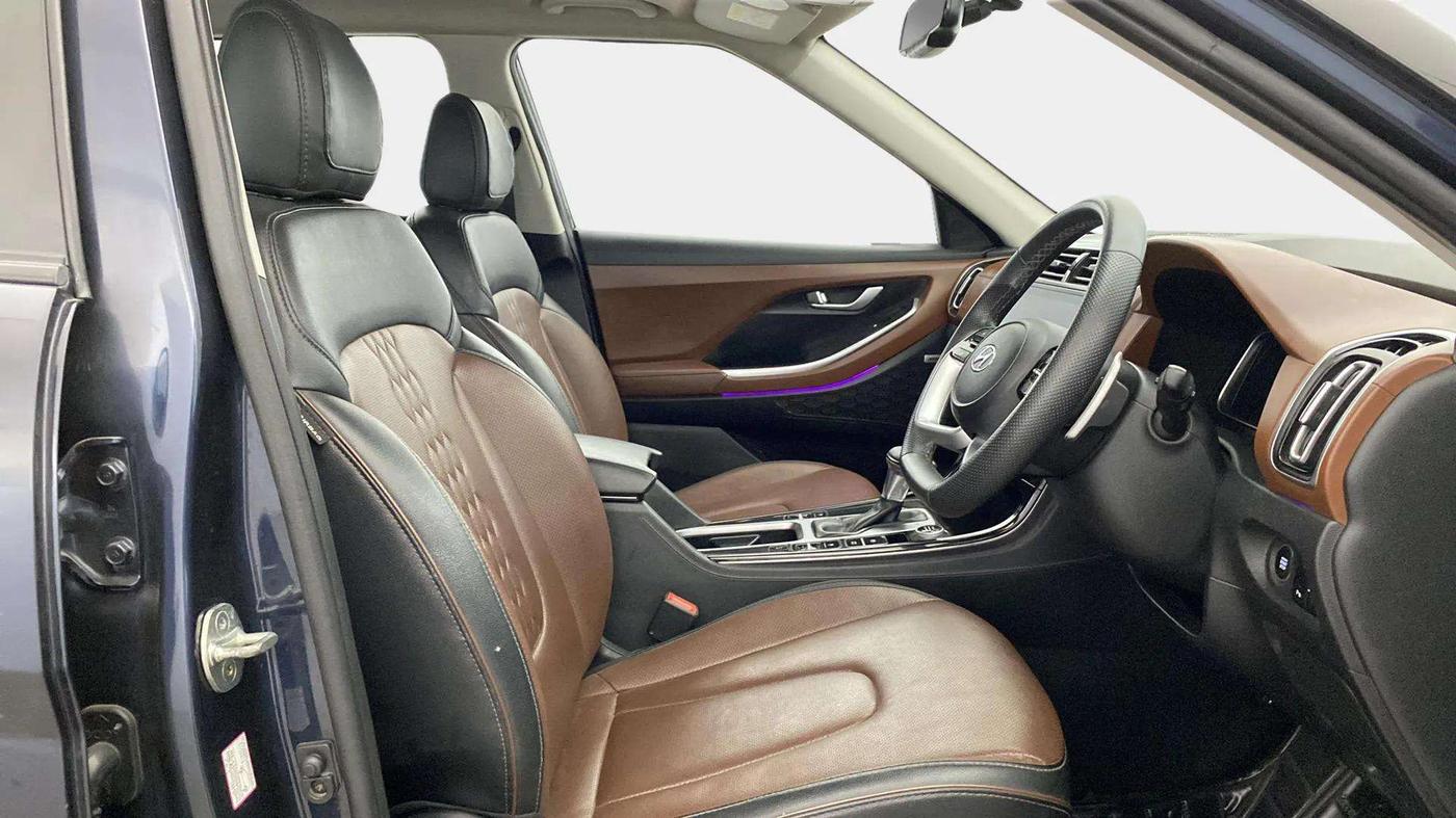 2022 Hyundai ALCAZAR 2.0 SIGNATURE (O) AT 6STR, Petrol, Automatic, 74,939 km, Right Side Front Door Cabin