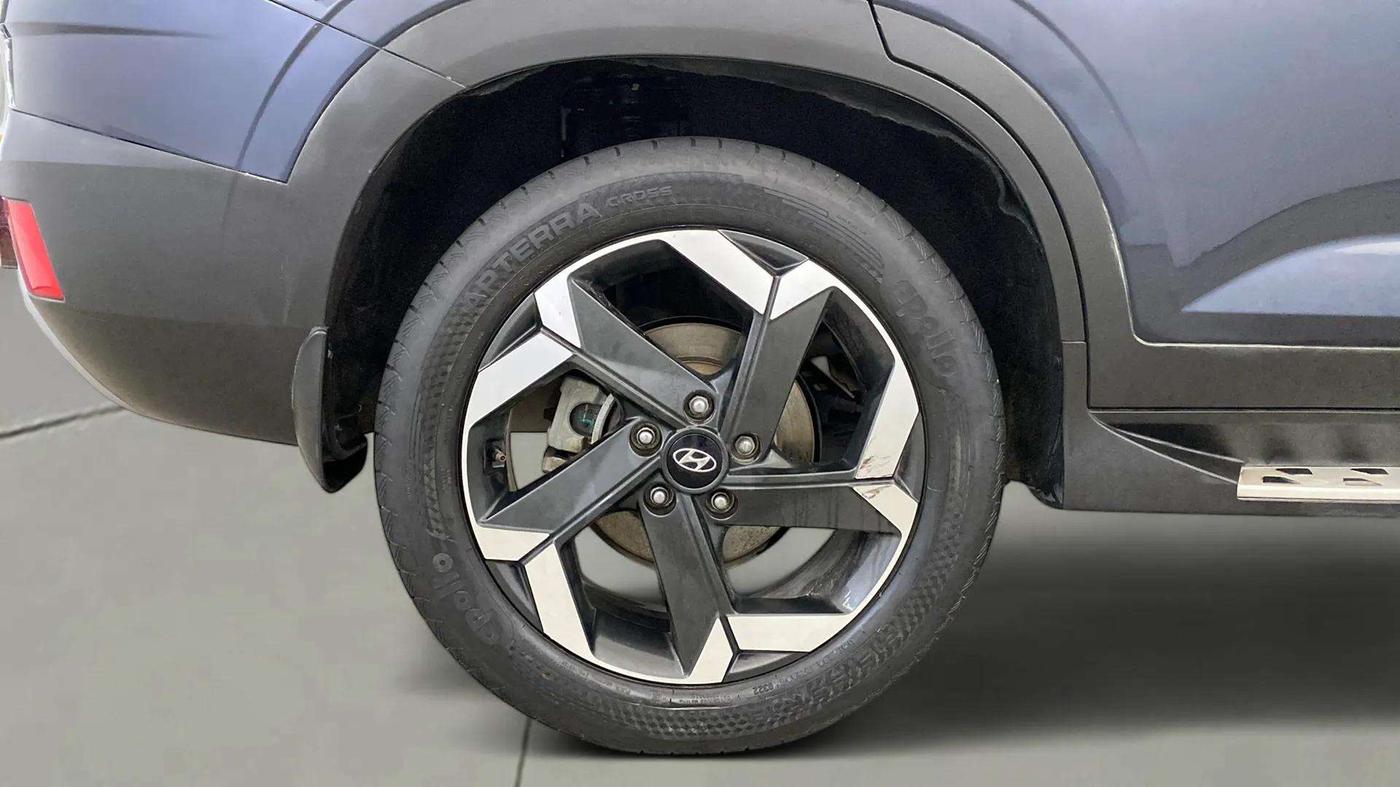 2022 Hyundai ALCAZAR 2.0 SIGNATURE (O) AT 6STR, Petrol, Automatic, 74,939 km, Right Rear Wheel