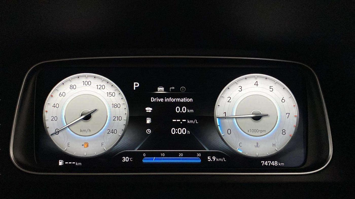 2022 Hyundai ALCAZAR 2.0 SIGNATURE (O) AT 6STR, Petrol, Automatic, 74,939 km, Odometer Image