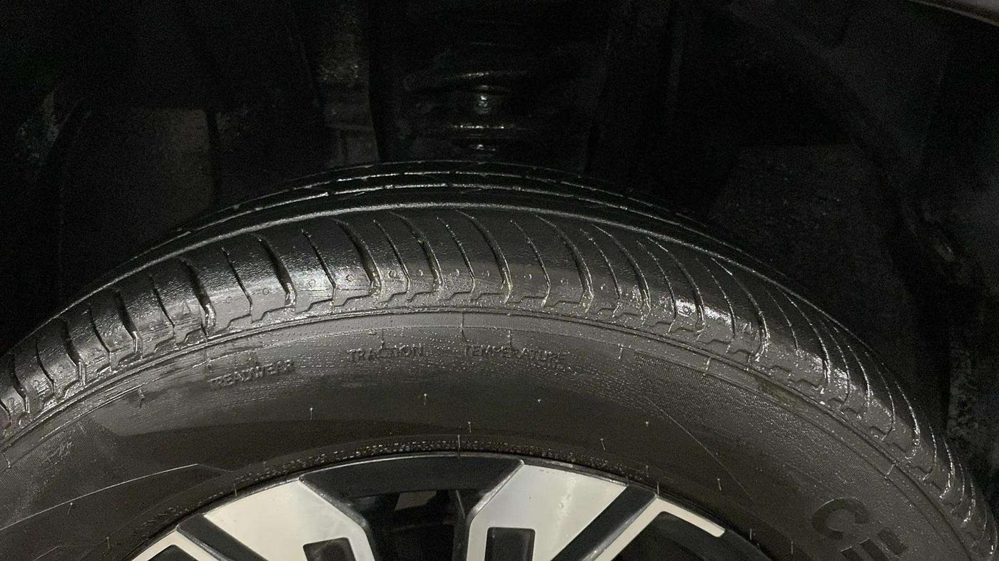 2022 Renault Kiger RXZ AMT, Petrol, Automatic, 3,426 km, Left Front Tyre Tread