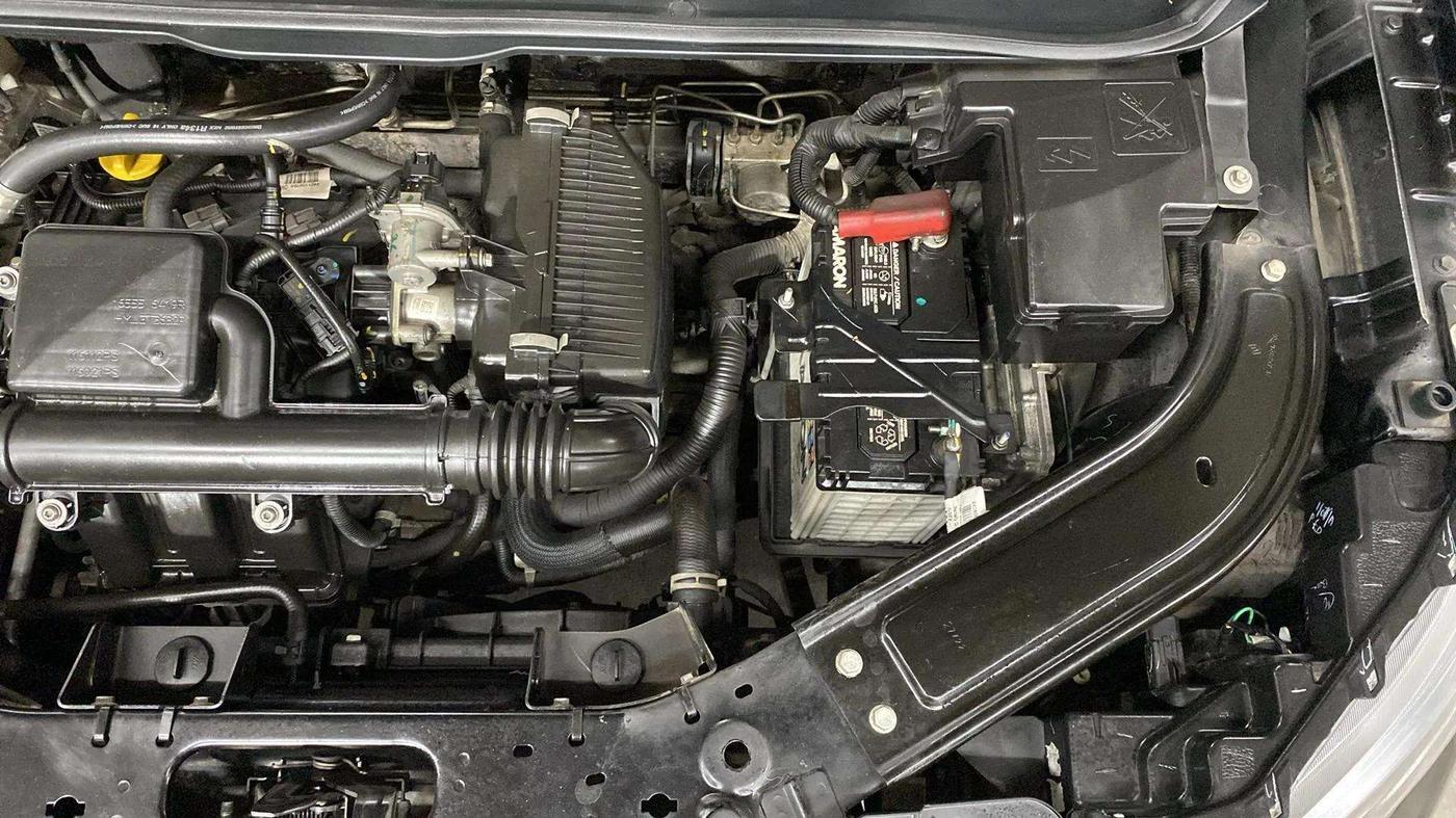 2022 Renault Kiger RXZ AMT, Petrol, Automatic, 3,426 km, Engine View - Left