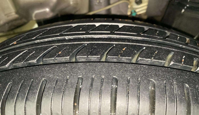 2015 Hyundai Eon D-LITE+, Petrol, Manual, 73,322 km, Left Rear Tyre Tread