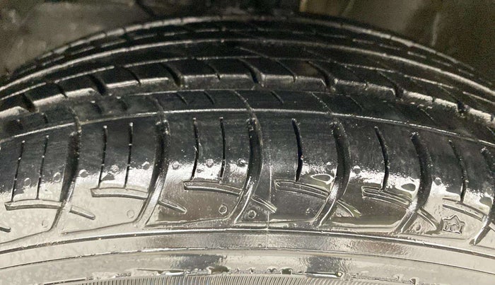 2018 Maruti Baleno DELTA PETROL 1.2, Petrol, Manual, 48,440 km, Left Front Tyre Tread