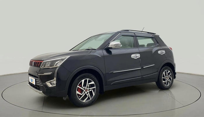 2023 Mahindra XUV300 W8 (O) 1.2 PETROL, Petrol, Manual, 9,432 km, Left Front Diagonal