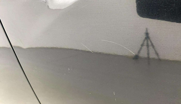 2023 Mahindra XUV300 W8 (O) 1.2 PETROL, Petrol, Manual, 9,432 km, Right fender - Minor scratches