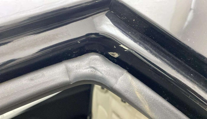 2023 Mahindra XUV300 W8 (O) 1.2 PETROL, Petrol, Manual, 9,432 km, Left C pillar - Minor scratches