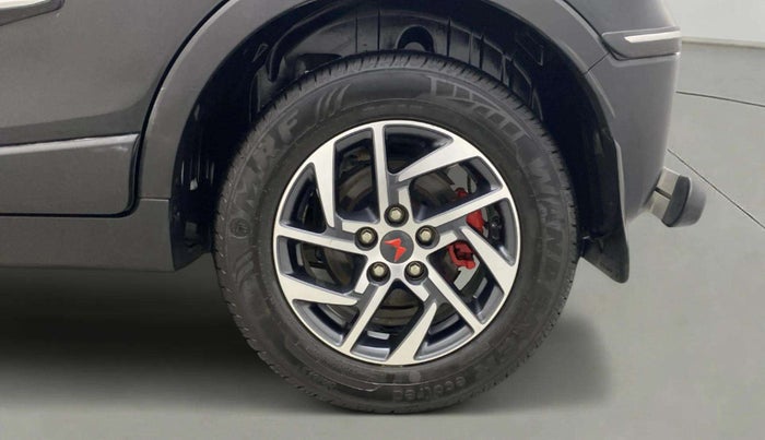 2023 Mahindra XUV300 W8 (O) 1.2 PETROL, Petrol, Manual, 9,432 km, Left Rear Wheel