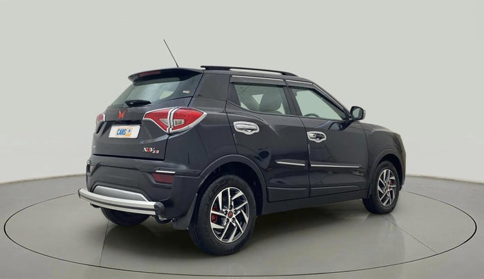 2023 Mahindra XUV300 W8 (O) 1.2 PETROL, Petrol, Manual, 9,432 km, Right Back Diagonal
