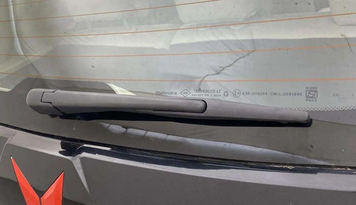 2023 Mahindra XUV300 W8 (O) 1.2 PETROL, Petrol, Manual, 9,432 km, Rear Wiper