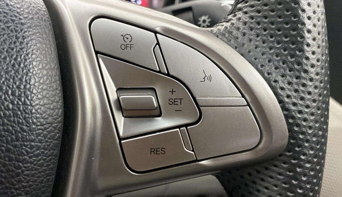 2023 Mahindra XUV300 W8 (O) 1.2 PETROL, Petrol, Manual, 9,432 km, Adaptive Cruise Control