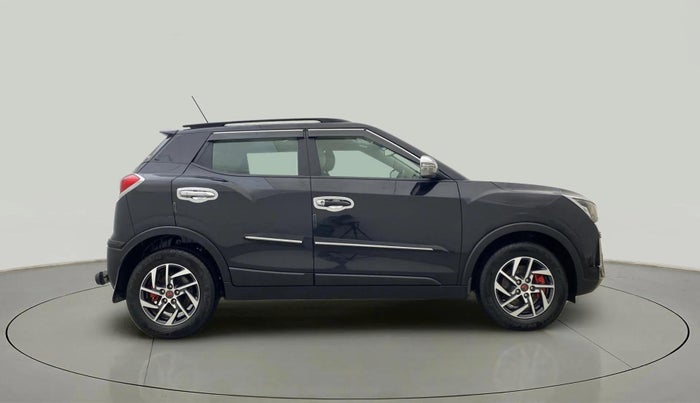 2023 Mahindra XUV300 W8 (O) 1.2 PETROL, Petrol, Manual, 9,432 km, Right Side View