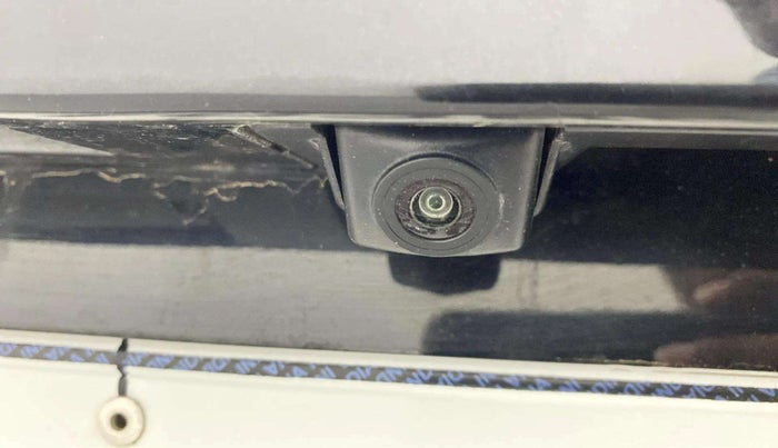 2023 Mahindra XUV300 W8 (O) 1.2 PETROL, Petrol, Manual, 9,432 km, Parking Camera