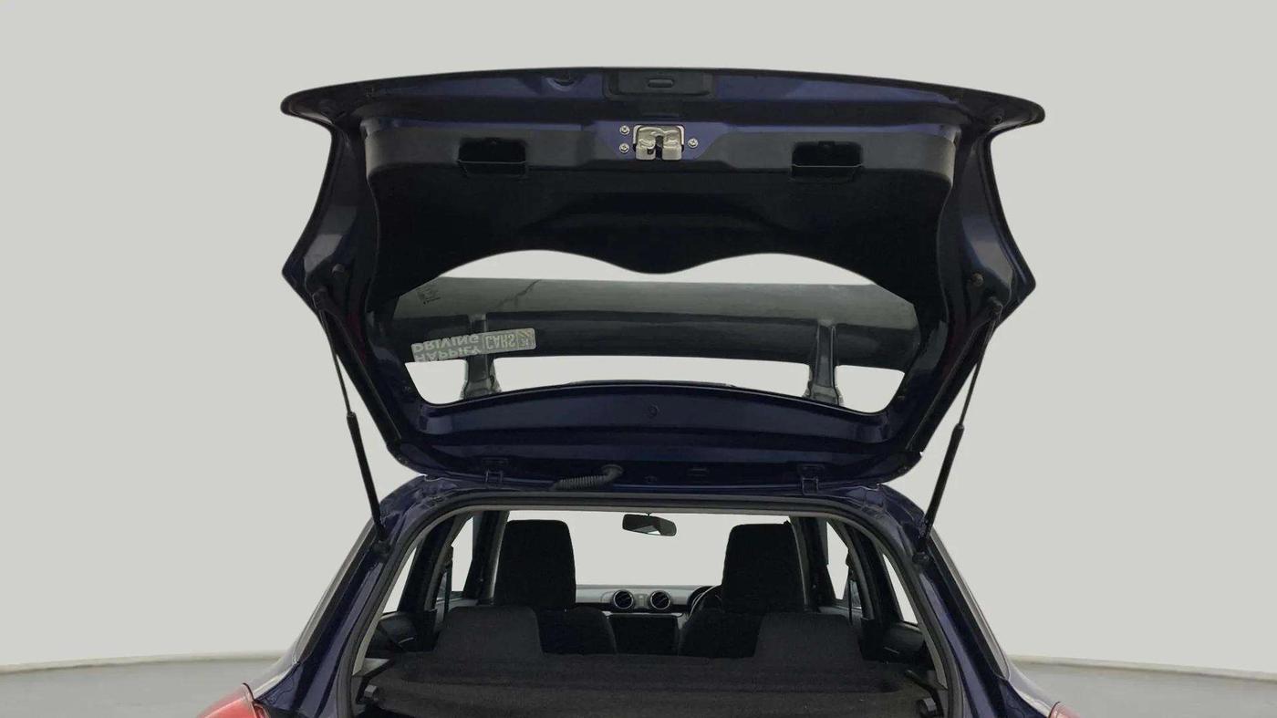 2021 Maruti Swift VXI, Petrol, Manual, 28,489 km, Boot Door Open