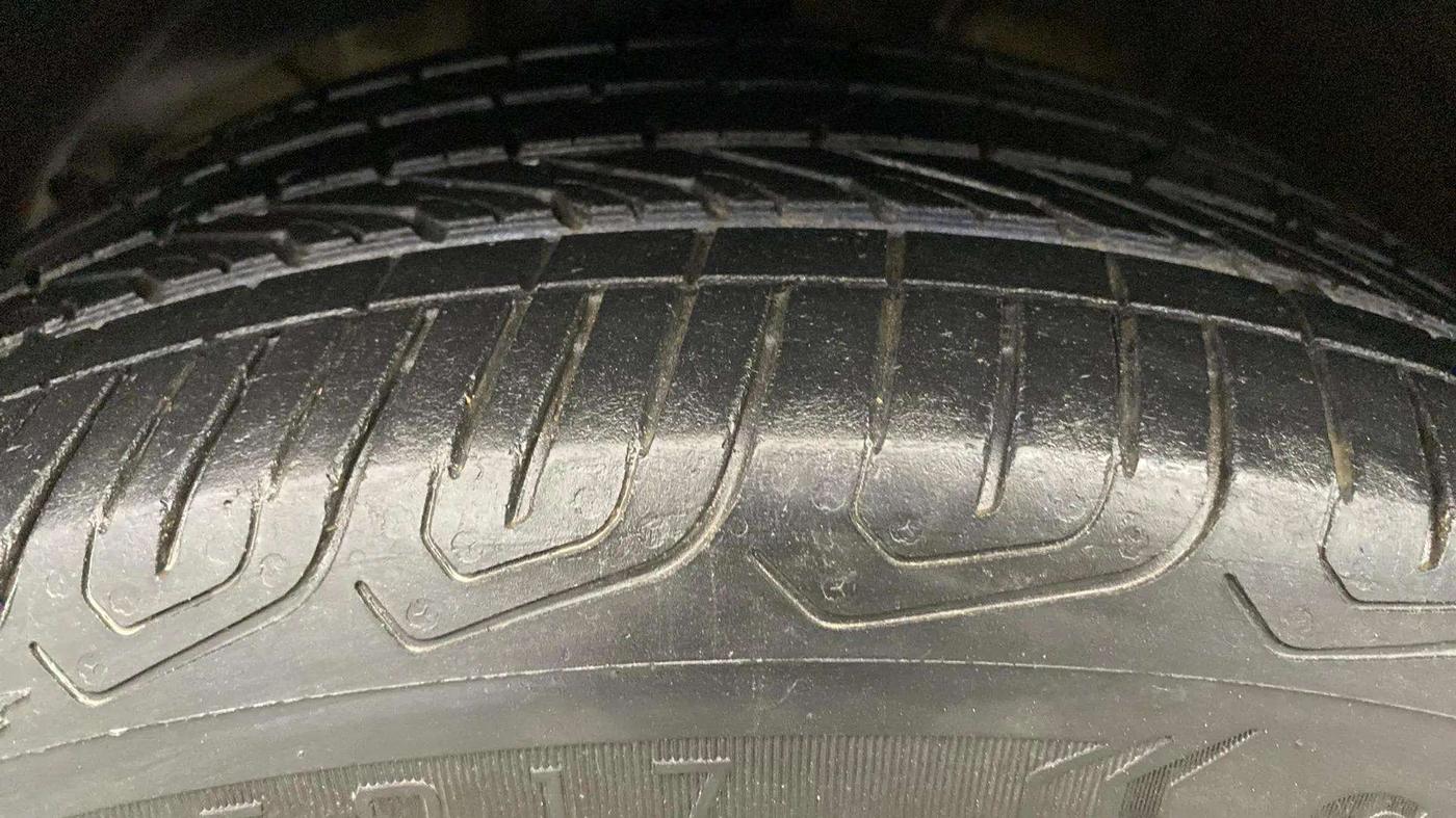2021 Maruti Swift VXI, Petrol, Manual, 28,489 km, Left Front Tyre Tread