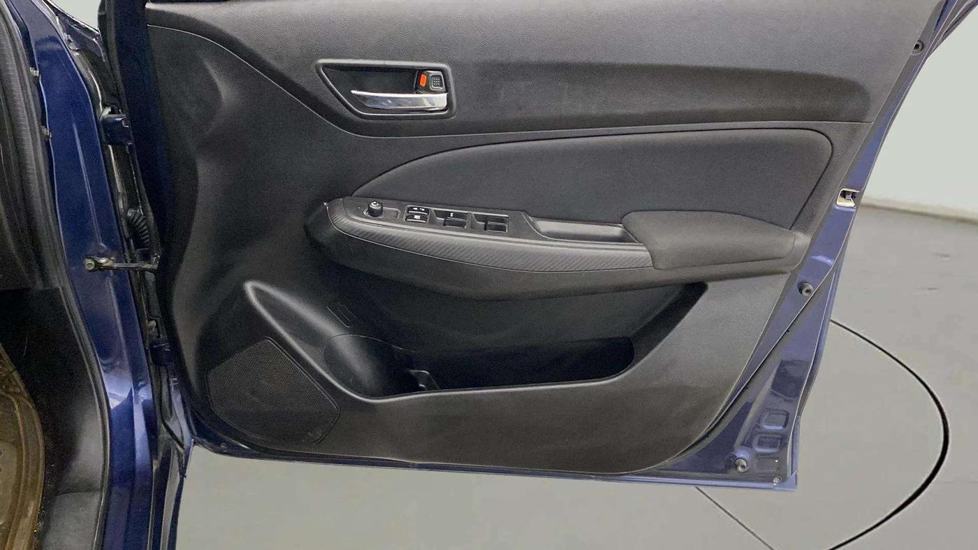 2021 Maruti Swift VXI, Petrol, Manual, 28,489 km, Driver Side Door Panels Control