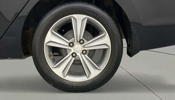 2018 Hyundai Verna 1.6 VTVT SX O, Petrol, Manual, 41,713 km, Left front tyre - Tyre wear