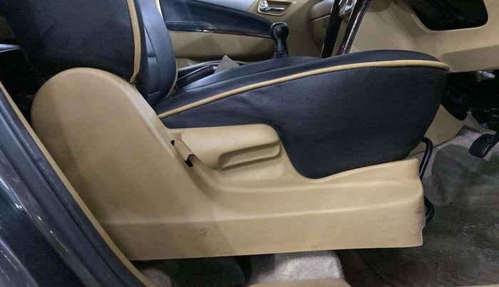 2016 Maruti Ertiga VXI CNG, CNG, Manual, 15,185 km, Driver Side Adjustment Panel