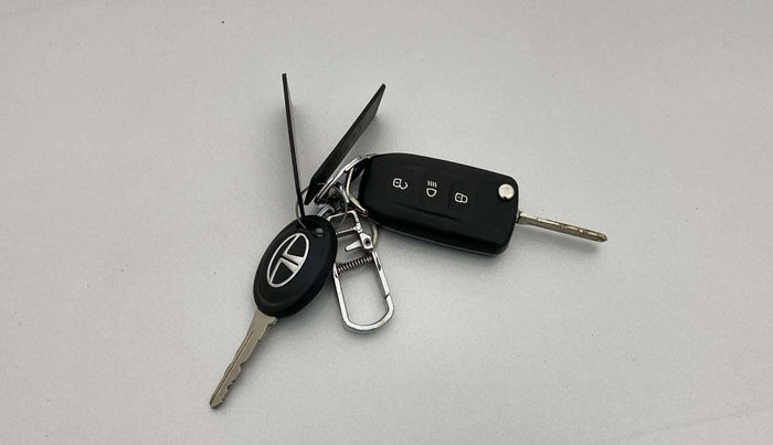 2018 Tata TIGOR XT PETROL, Petrol, Manual, 62,309 km, Key Close Up