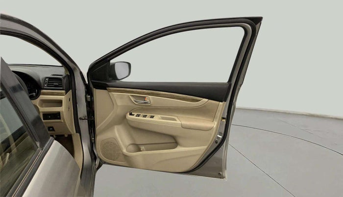 2021 Maruti Ciaz SIGMA 1.5 SHVS MT  PETROL, Petrol, Manual, 34,731 km, RHS Front Door