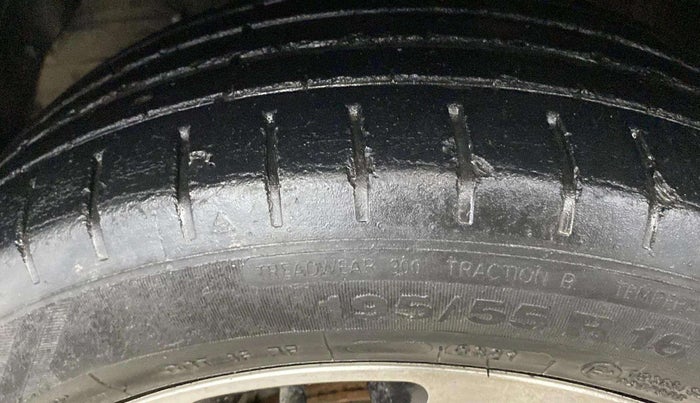 2021 Maruti Baleno ZETA PETROL 1.2, Petrol, Manual, 62,758 km, Right Front Tyre Tread
