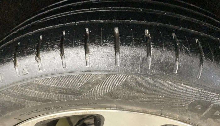 2021 Maruti Baleno ZETA PETROL 1.2, Petrol, Manual, 62,758 km, Left Front Tyre Tread