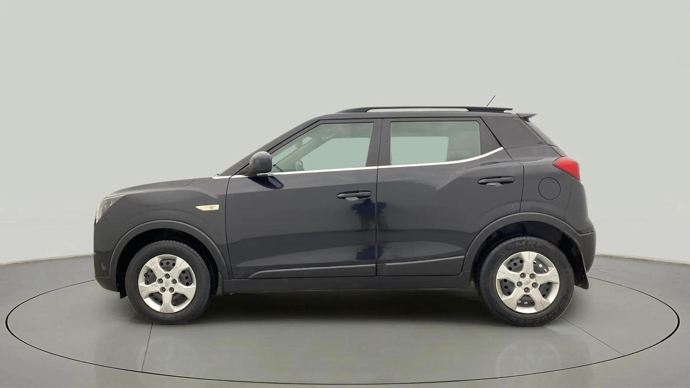 2019 Mahindra XUV300 W6 1.5 DIESEL, Diesel, Manual, 39,545 km, Left Side