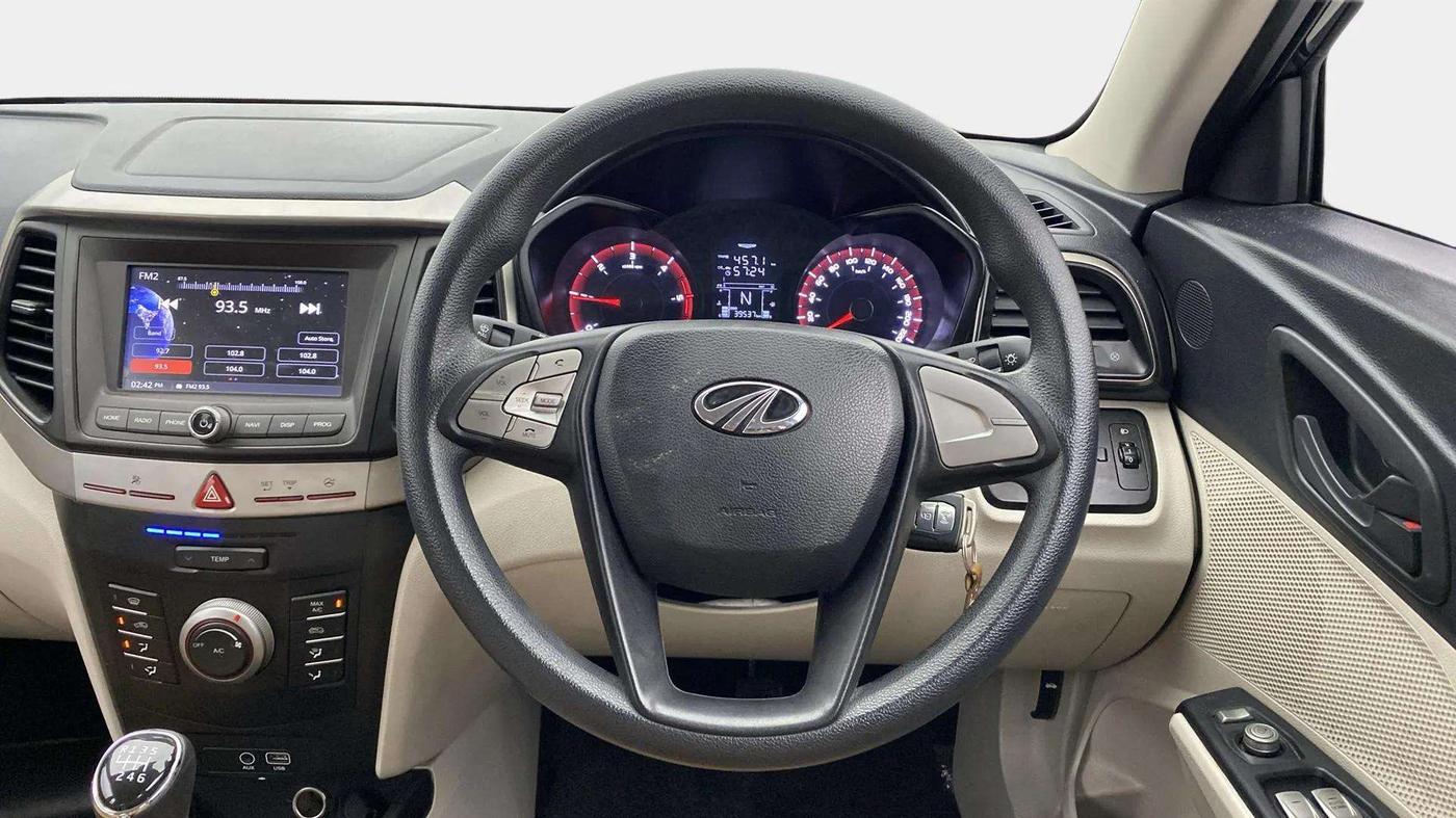 2019 Mahindra XUV300 W6 1.5 DIESEL, Diesel, Manual, 39,545 km, Steering Wheel Close Up