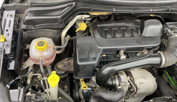 2019 Mahindra XUV300 W6 1.5 DIESEL, Diesel, Manual, 39,526 km, Engine View - Right