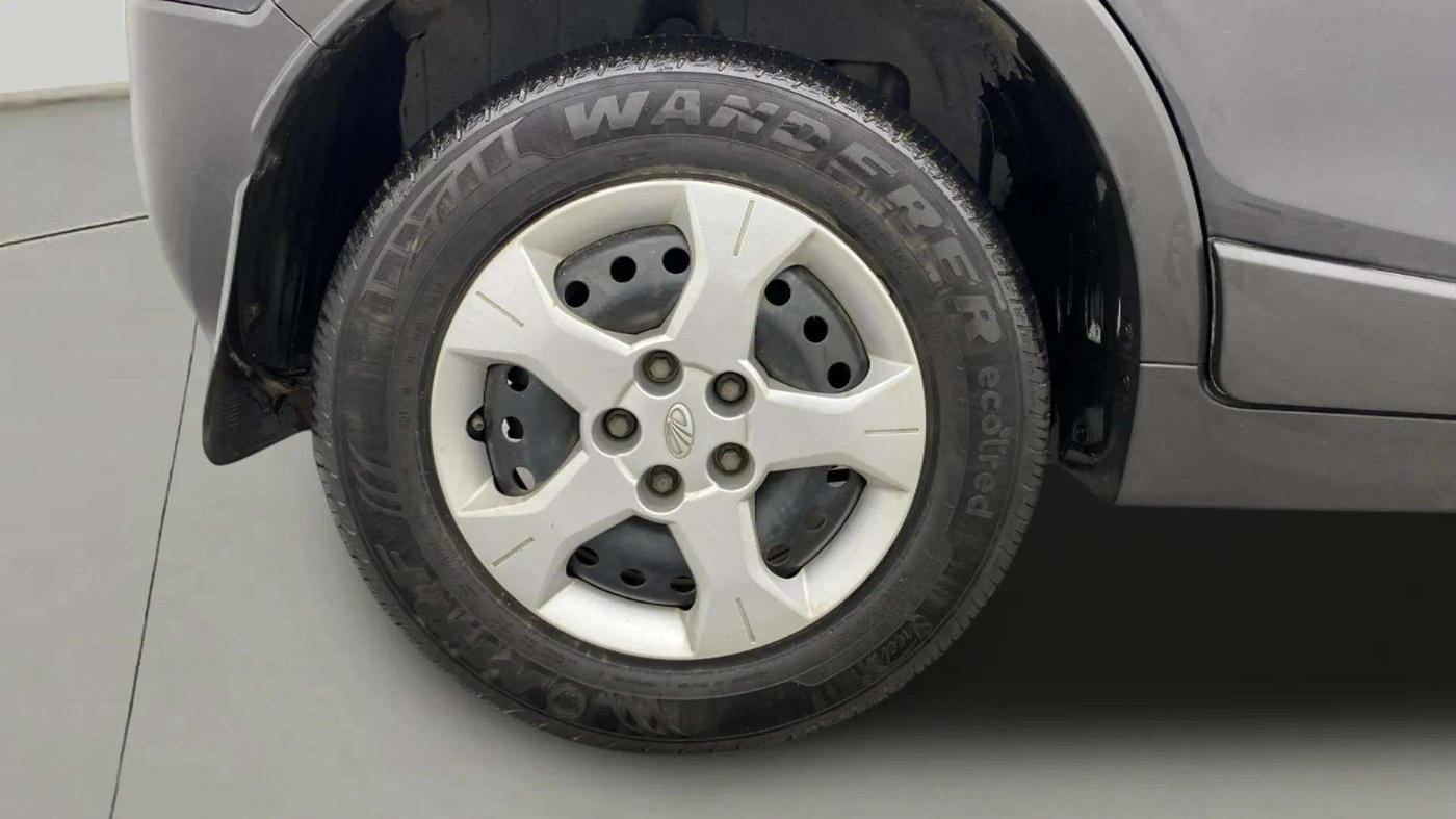 2019 Mahindra XUV300 W6 1.5 DIESEL, Diesel, Manual, 39,545 km, Right Rear Wheel