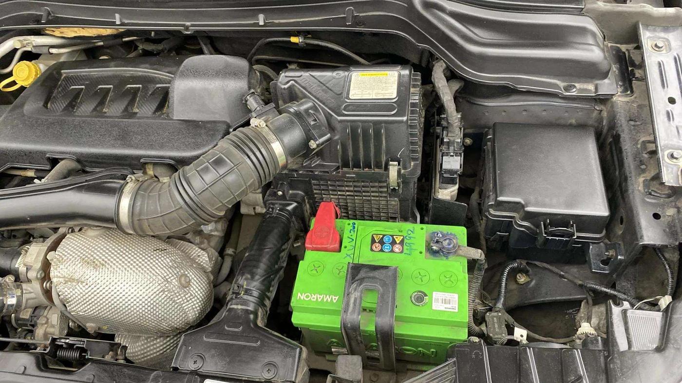 2019 Mahindra XUV300 W6 1.5 DIESEL, Diesel, Manual, 39,545 km, Engine View - Left