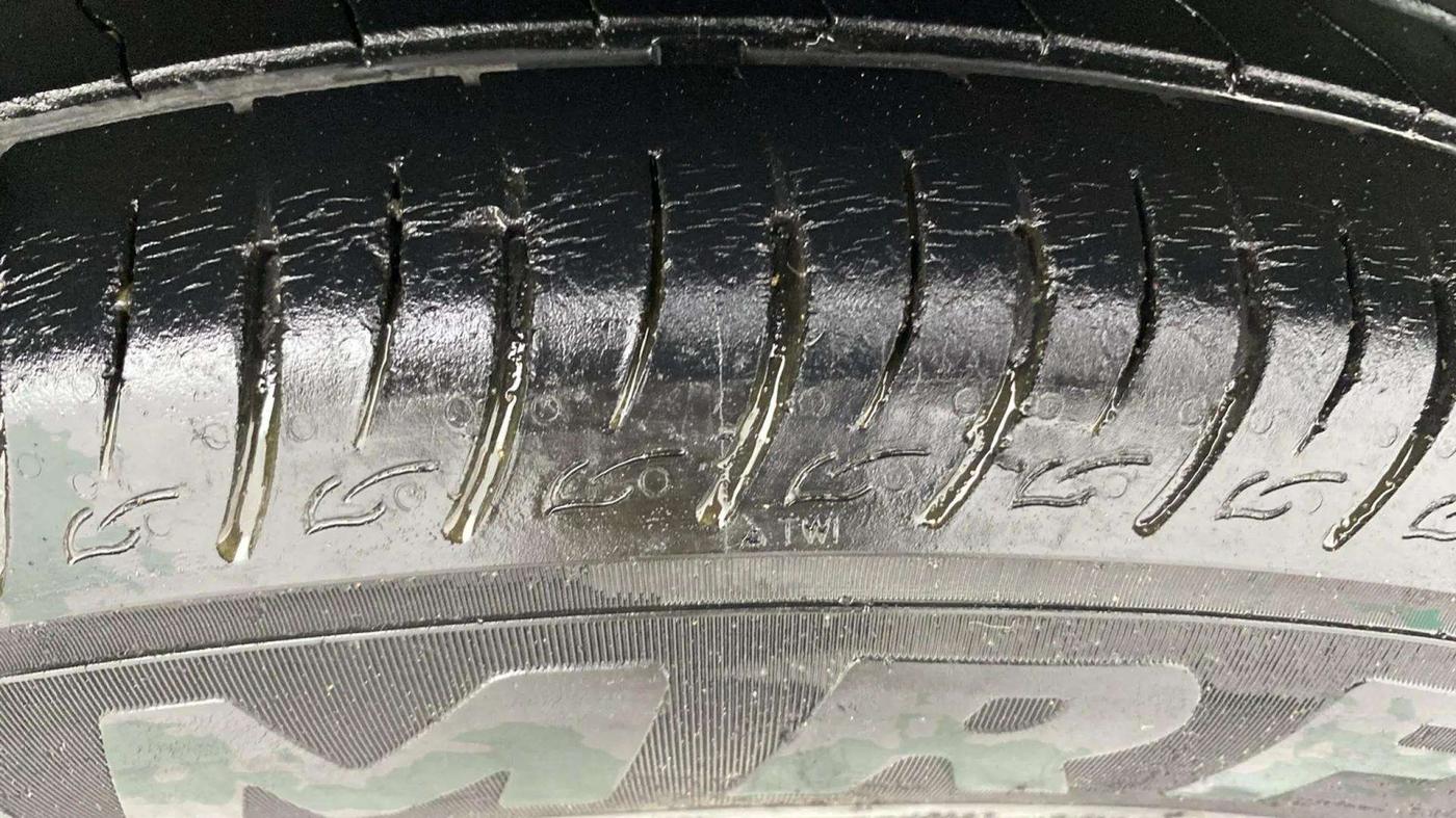 2019 Mahindra XUV300 W6 1.5 DIESEL, Diesel, Manual, 39,545 km, Left Rear Tyre Tread