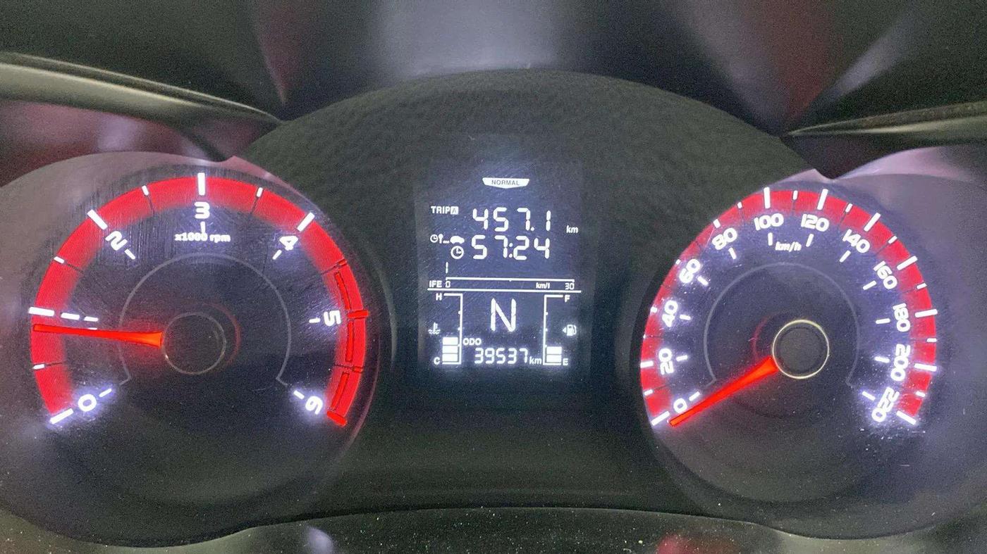 2019 Mahindra XUV300 W6 1.5 DIESEL, Diesel, Manual, 39,545 km, Odometer Image
