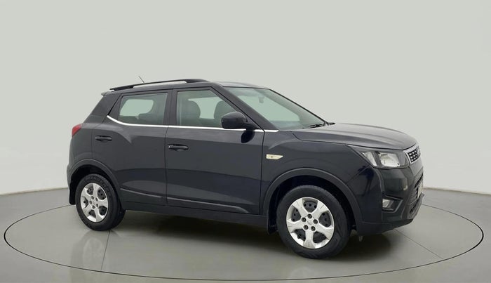 2019 Mahindra XUV300 W6 1.5 DIESEL, Diesel, Manual, 39,526 km, Right Front Diagonal