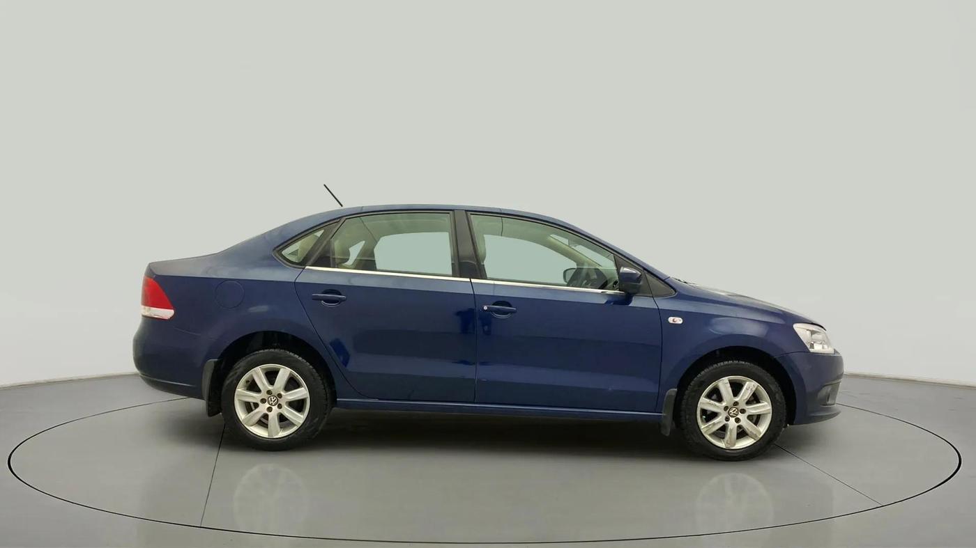 2013 Volkswagen Vento COMFORTLINE DIESEL 1.6, Diesel, Manual, 50 km, Right Side View