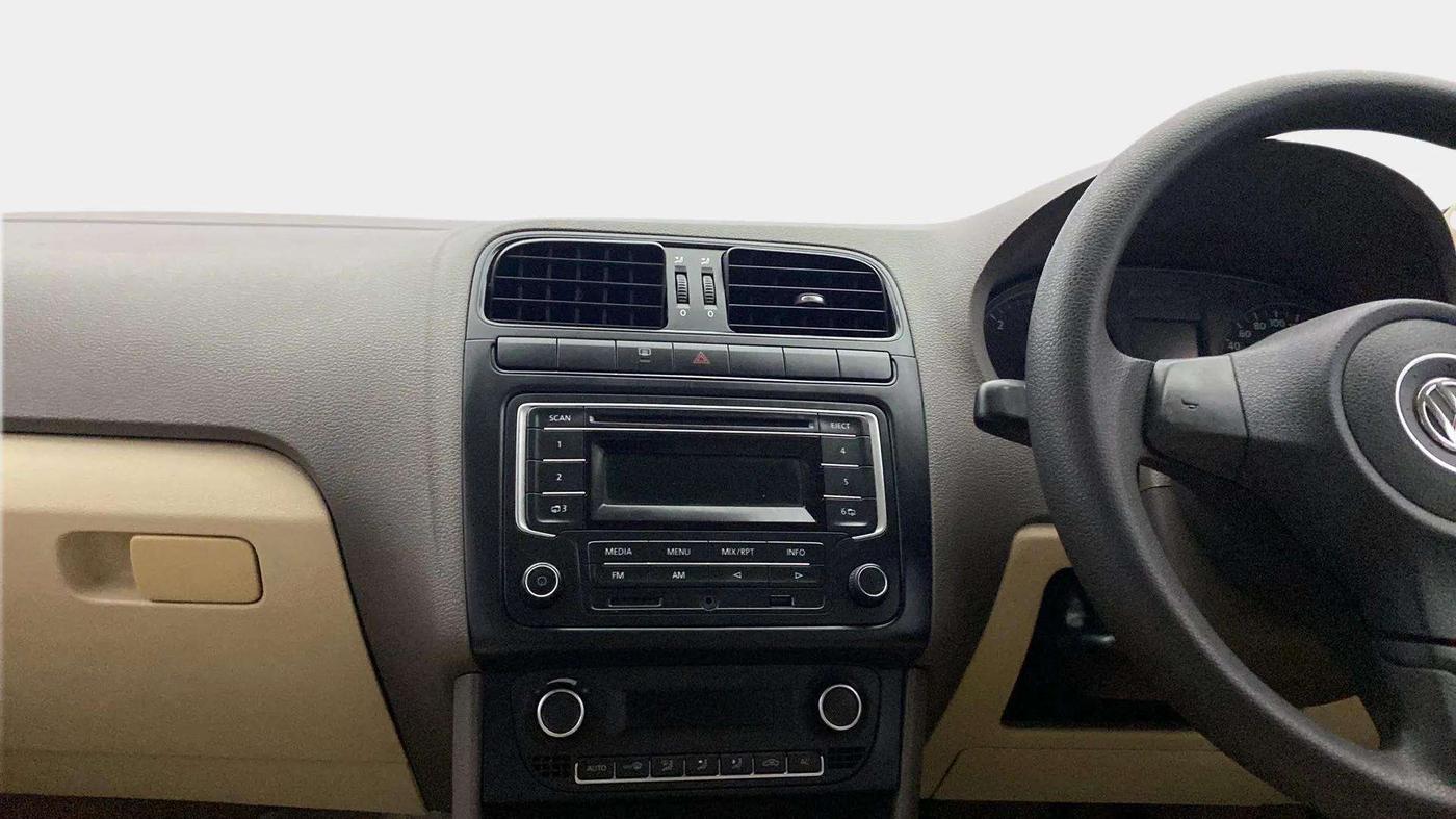 2013 Volkswagen Vento COMFORTLINE DIESEL 1.6, Diesel, Manual, 50 km, Air Conditioner