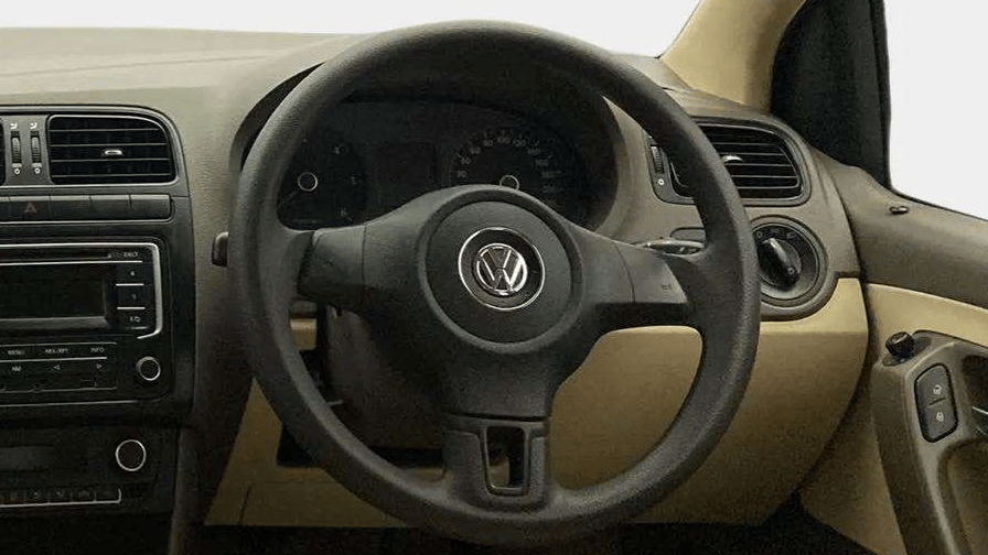 2013 Volkswagen Vento COMFORTLINE DIESEL 1.6, Diesel, Manual, 50 km, Steering Wheel Close Up