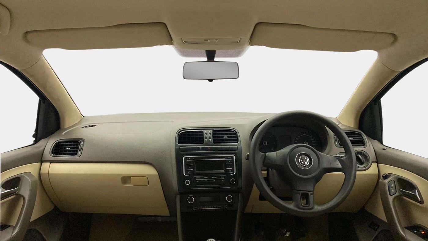 2013 Volkswagen Vento COMFORTLINE DIESEL 1.6, Diesel, Manual, 50 km, Dashboard