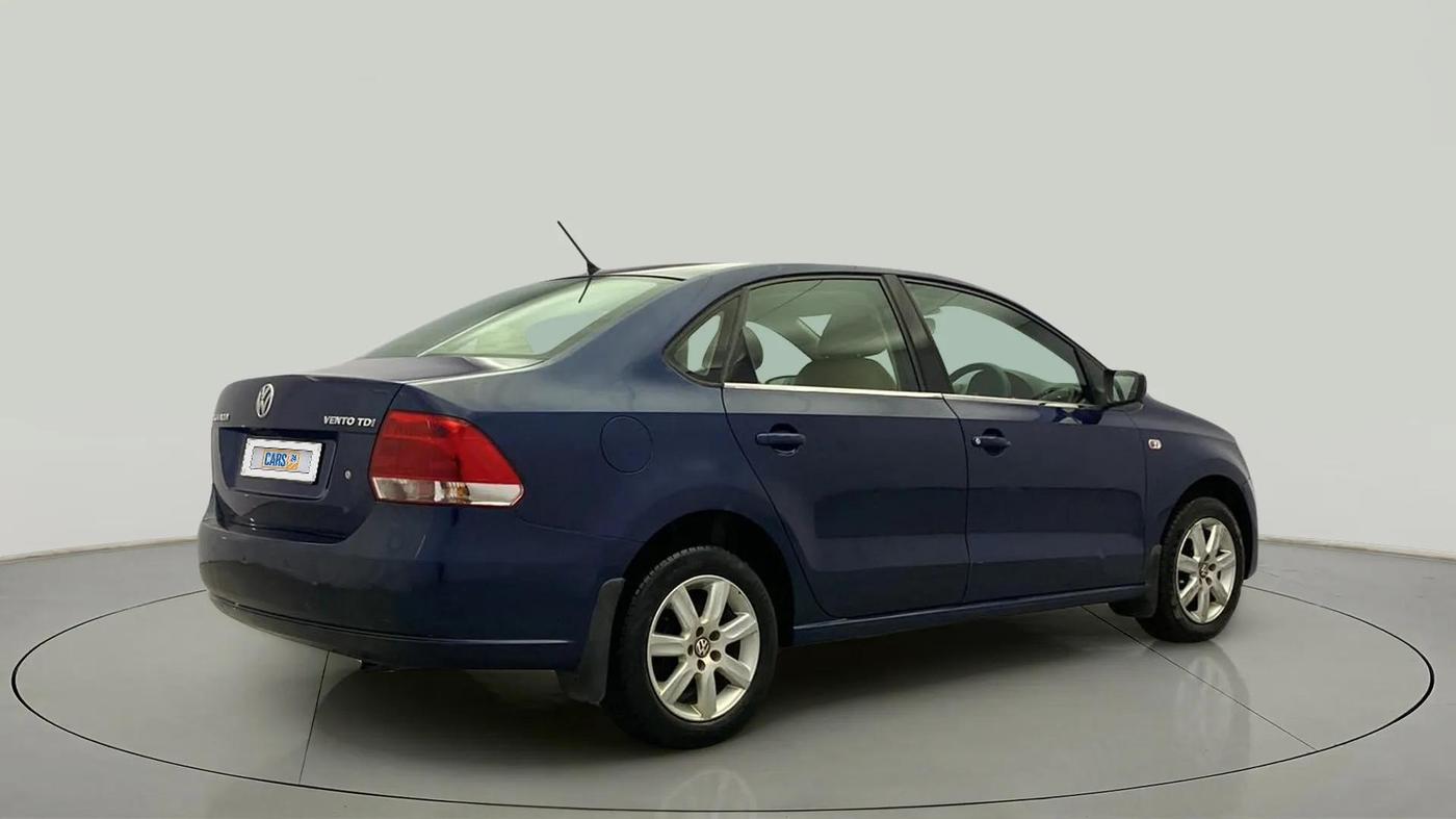 2013 Volkswagen Vento COMFORTLINE DIESEL 1.6, Diesel, Manual, 50 km, Right Back Diagonal