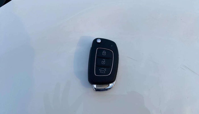 2021 Hyundai GRAND I10 NIOS MAGNA 1.2 KAPPA VTVT, Petrol, Manual, 52,122 km, Key Close Up