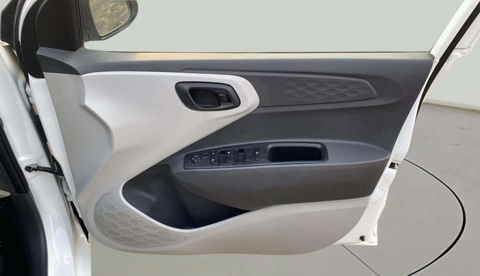 2021 Hyundai GRAND I10 NIOS MAGNA 1.2 KAPPA VTVT, Petrol, Manual, 52,122 km, Driver Side Door Panels Control