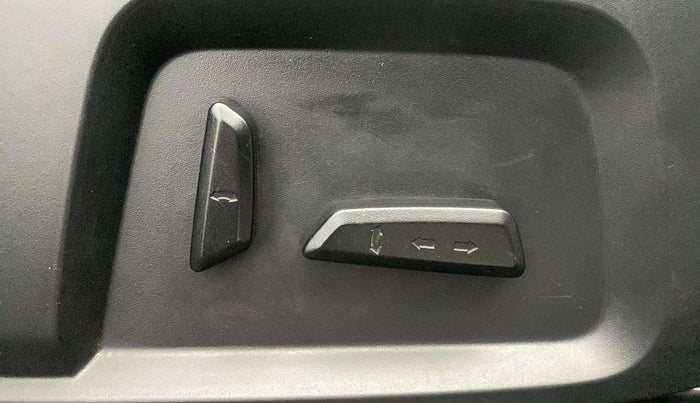 2020 Tata Harrier XZA PLUS 2.0L DUAL TONE, Diesel, Automatic, 92,866 km, Driver Side Adjustment Panel
