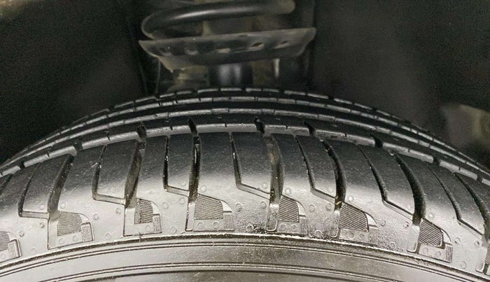2020 Tata Harrier XZA PLUS 2.0L DUAL TONE, Diesel, Automatic, 92,866 km, Right Front Tyre Tread