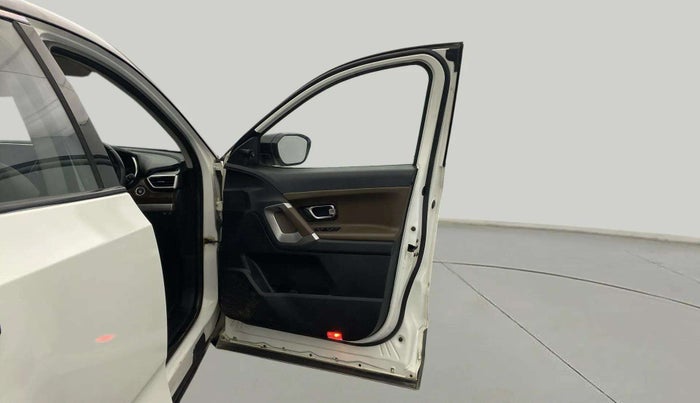 2020 Tata Harrier XZA PLUS 2.0L DUAL TONE, Diesel, Automatic, 92,866 km, RHS Front Door