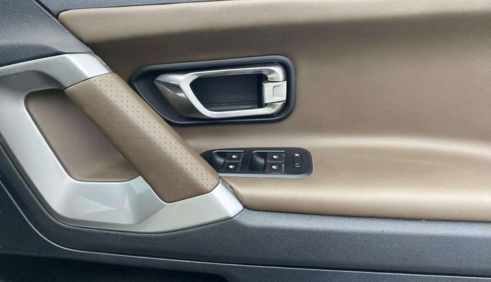 2020 Tata Harrier XZA PLUS 2.0L DUAL TONE, Diesel, Automatic, 92,866 km, Driver Side Door Panels Control